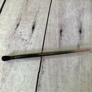 New SHADES BY SHAN Tapered Crease brush